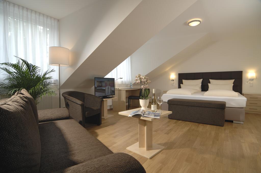 Hotel-Restaurant Sebastianushof Bonn Rum bild